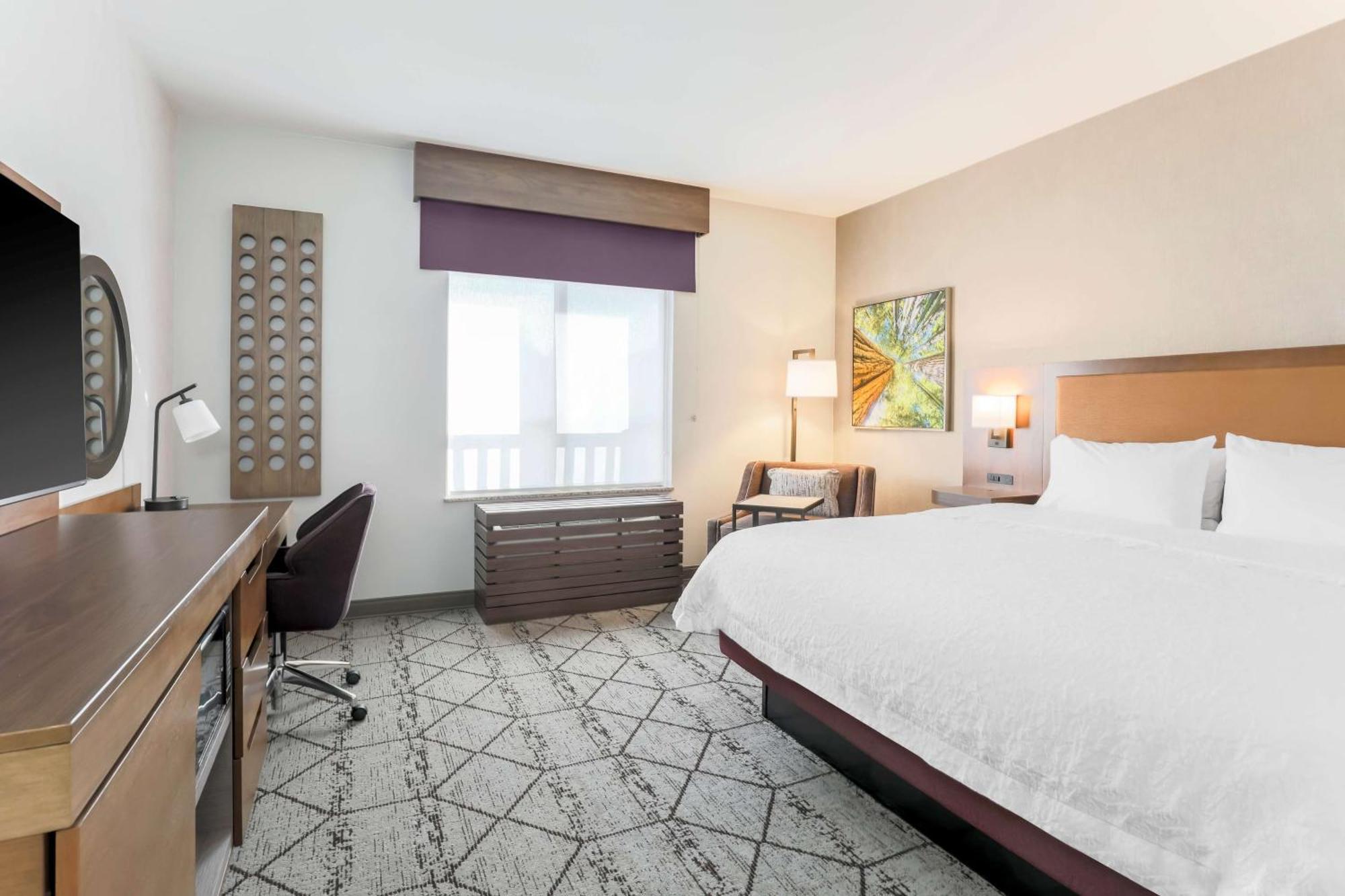 Hampton Inn & Suites Windsor-Sonoma Wine Country Exterior photo